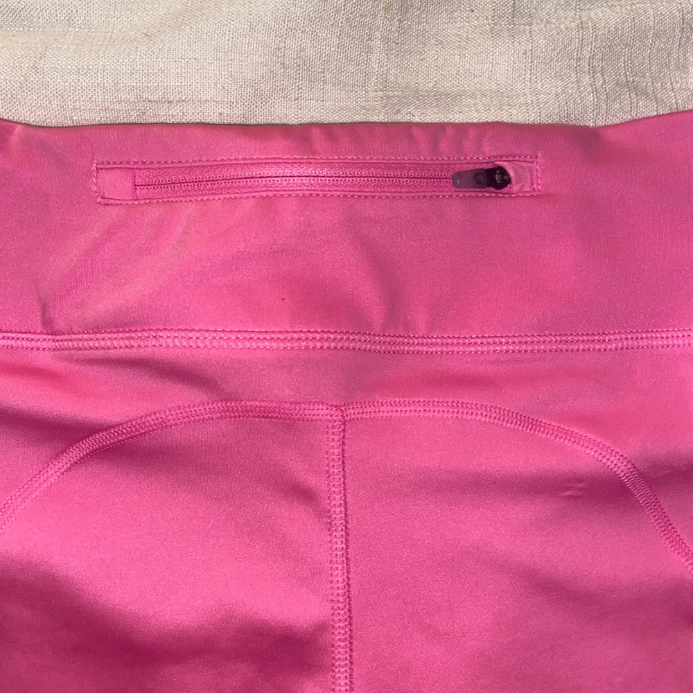Nike Women's Pink Biker Shorts- Size Medium- EUC - Picture 5 of 5